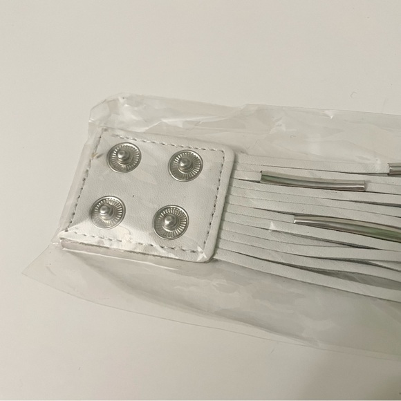 Guess Black and White Bracelets Lot of 2 - Picture 13 of 16